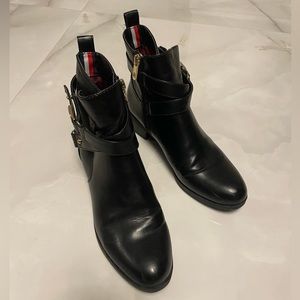 Tommy Hilfiger Women’s Fashion Boot - Black